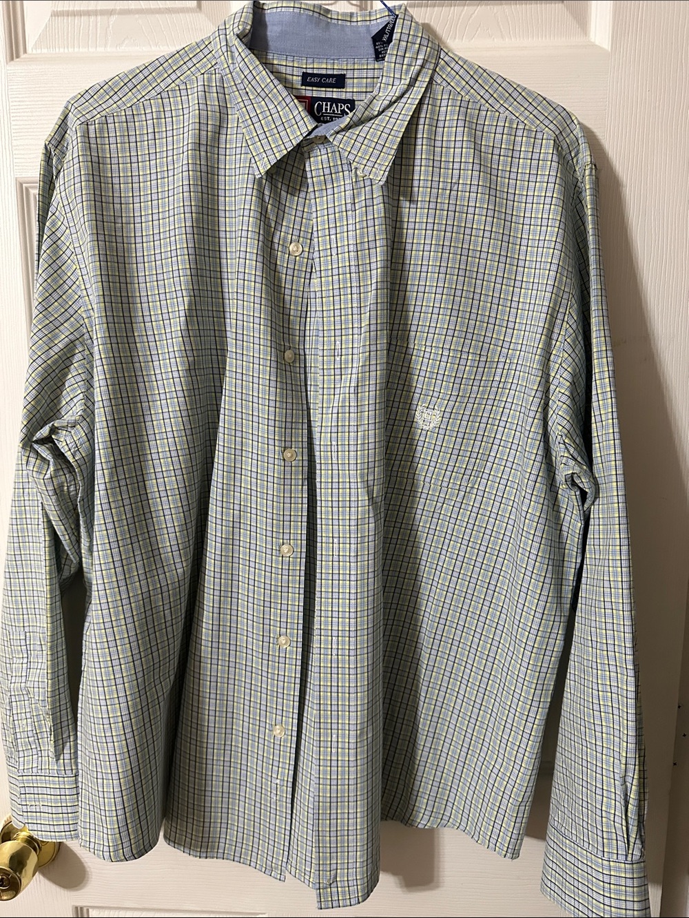 Chaps Men’s Light Green & Blue Plaid Button-Down Shirt